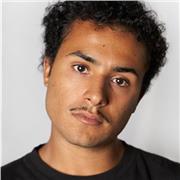 Attore bilingue offre lezioni di inglese per tutte le età ed aiuto compiti/ripetizioni per bambini di elementari e medie